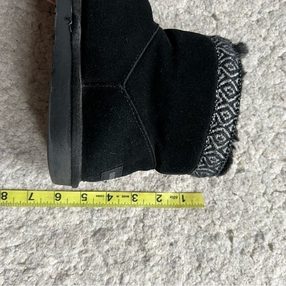 Minnetonka Middleton Aztec Boots Black White Suede Sheepskin Slipper Bootie - Picture 6 of 8